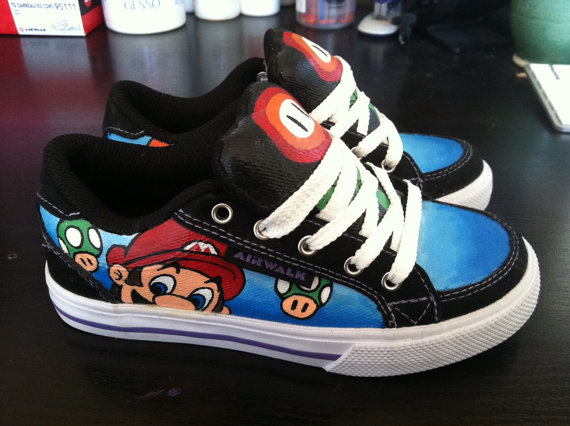 Super Mario Fan Kicks