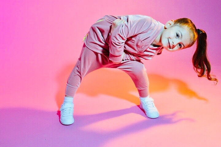 This image has an empty alt attribute; its file name is 2